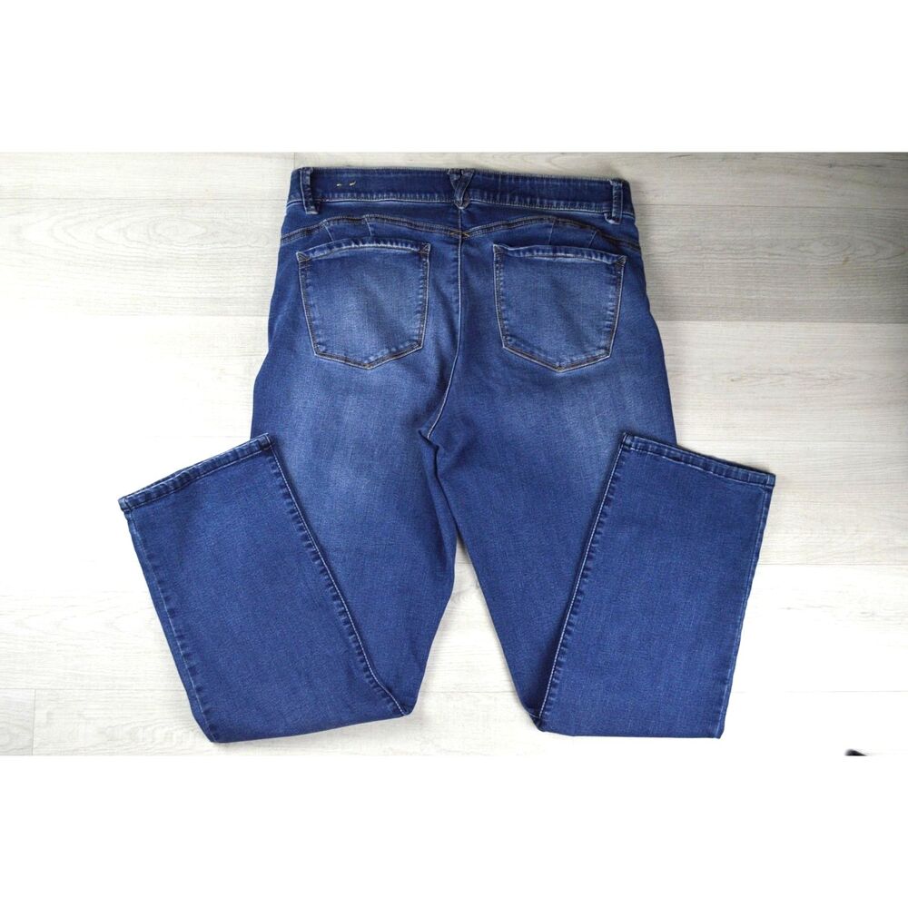 ✨ Democracy "Ab"solution Straight Leg Jeans — Excellent Condition! ✨ - Picture 3 of 10